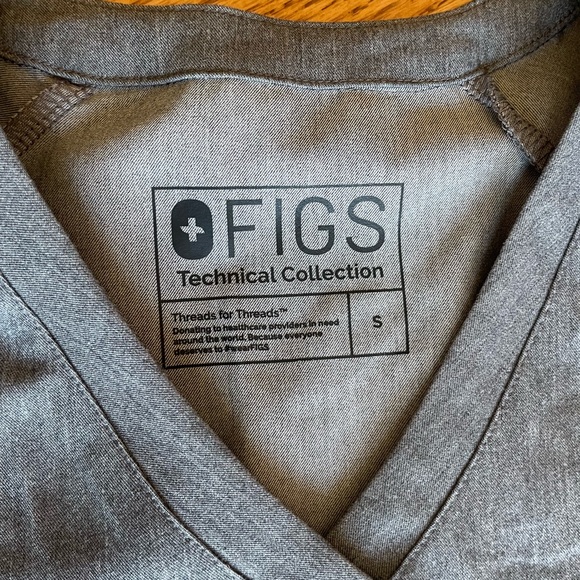 FIGS Batara scrub top zipper kangaroo pocket SMALL graphite - Picture 5 of 6